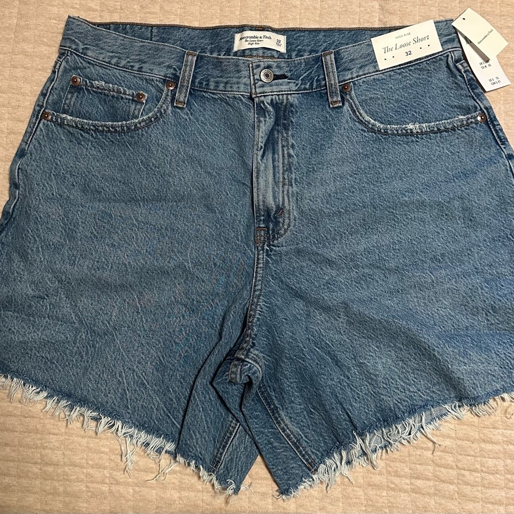 Abercrombie & Fitch- “the loose short”